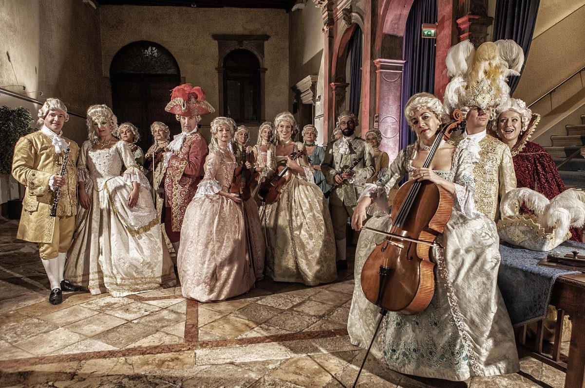 Donde ver los màs bellos conciertos de disfraces en Venecia